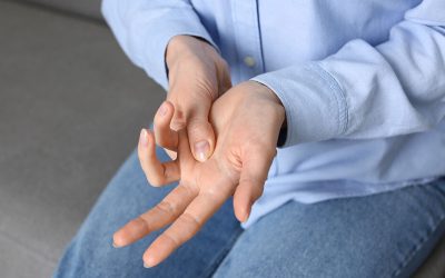 ट्रिगर फिंगर: कारणे, लक्षणे आणि उपचार – सविस्तर माहिती